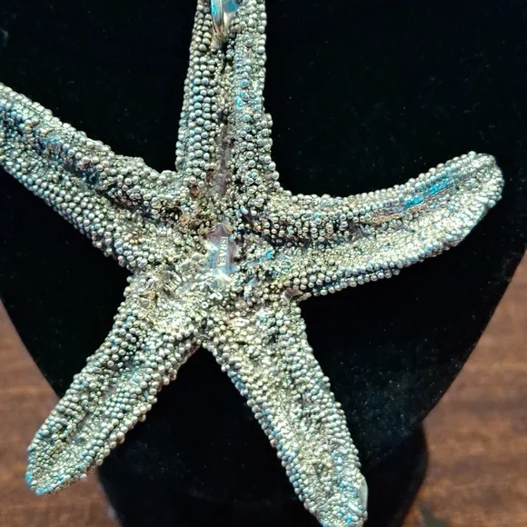 Large Silver Tone Starfish Pendant- Chain NOT Included - Picture 3 of 3